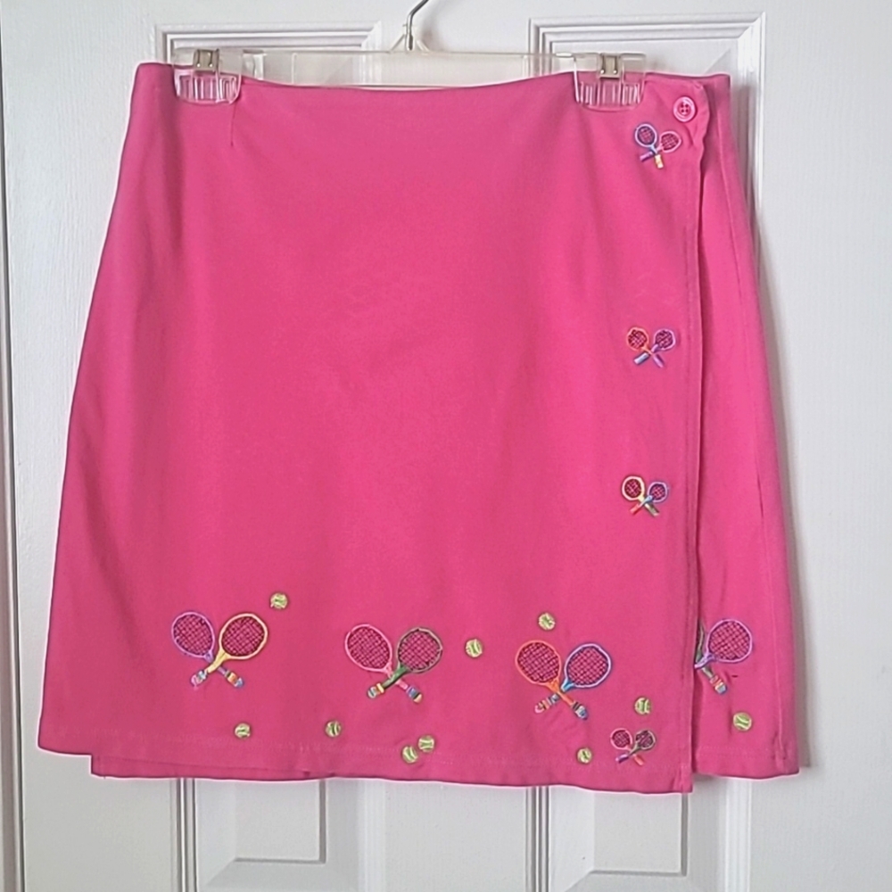 MICHAEL SIMON COTTON SKIRT WITH EMBROIDERED TENNIS RACQUETS. ONE BUTTON WRAP M